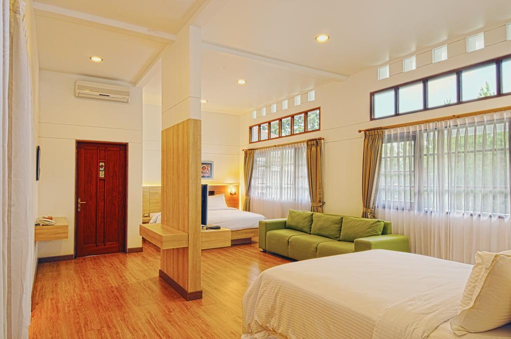 Bumi Bandhawa Hotel Bandung Exterior photo