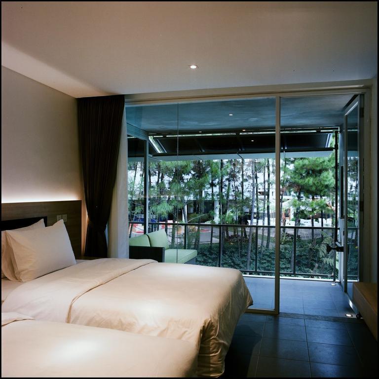 Bumi Bandhawa Hotel Bandung Exterior photo