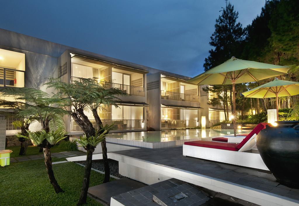 Bumi Bandhawa Hotel Bandung Exterior photo