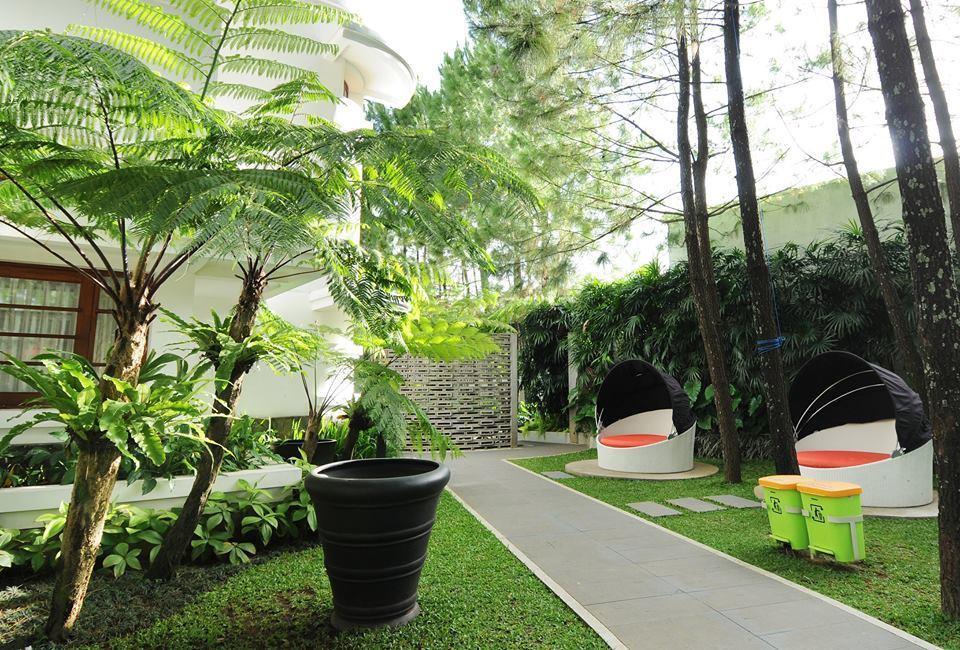 Bumi Bandhawa Hotel Bandung Exterior photo